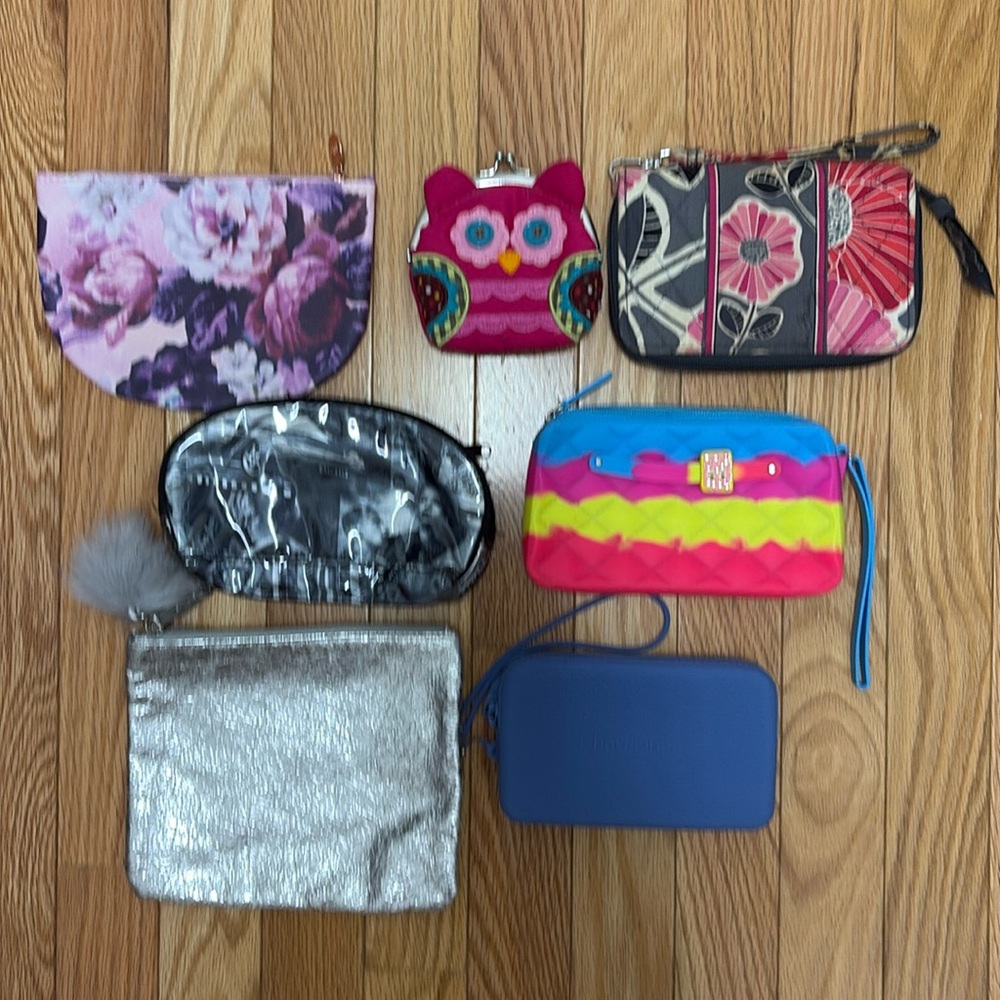 Random‎ Pouches - Lot of 7